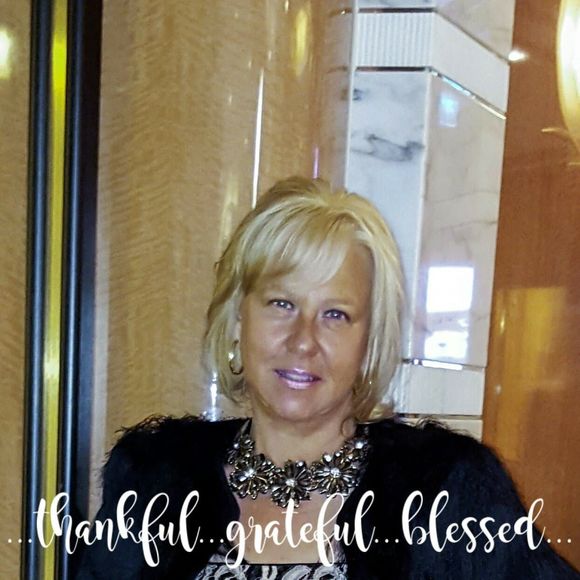 Meet your Posher, Lyndee - Picture 1 of 1